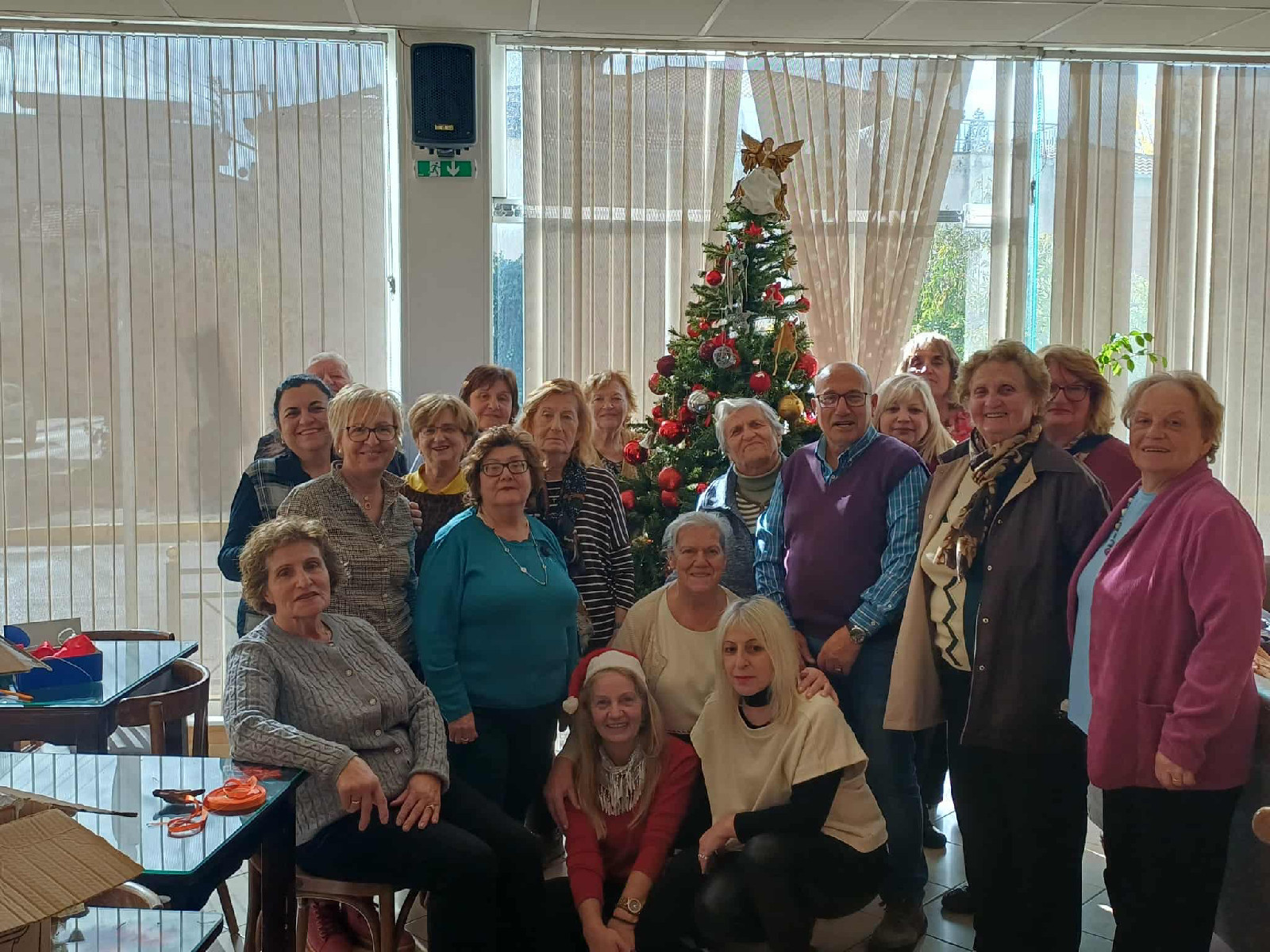 Στολίστηκε το Χριστουγεννιάτικο δέντρο στο παράρτημα ΚΑΠΗ Τρίπολης